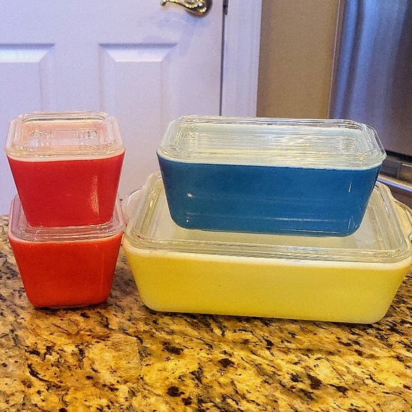 Pyrex Primary Refrigerator Set Yellow Blue Red Full Set 1950 - Picture 1 of 14